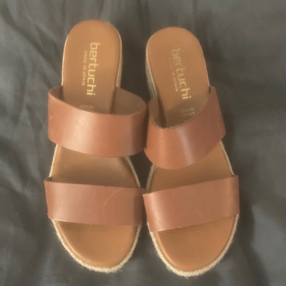 Bertuchi Light Tawny Brown Leather Sandals with Two Straps in Size 39 or about 9